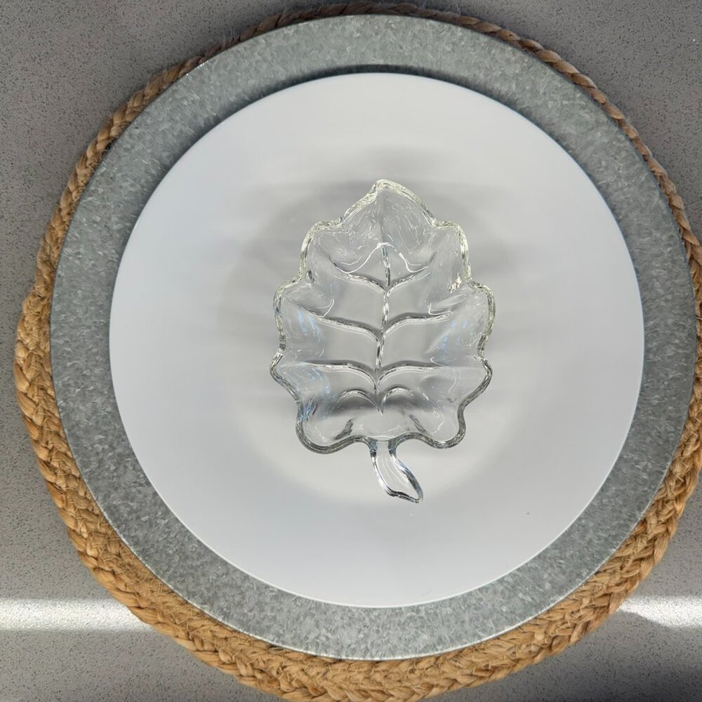 Clear Glass Leaf Bowls – Vintage Pressed Glass – Set of 3